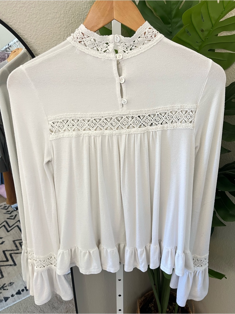 🤍 Eri + Ali Anthropologie Ivory Lace Mock Neck Blouse XS - Picture 9 of 9